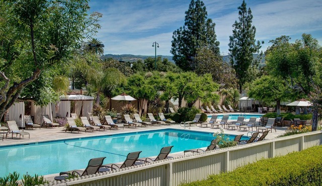 Fun Days Ahead! 3 Family-friendly Suites w/Kitchen, Onsite Golf Course!