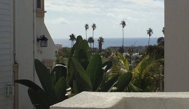 Gated Ocean View Townhome Only 8 Blocks To The Beach