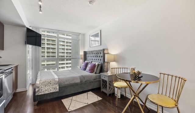 GLOBALSTAY. Awesome Studio in Downtown Toronto.