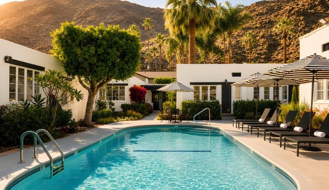 Gloria Palm Springs