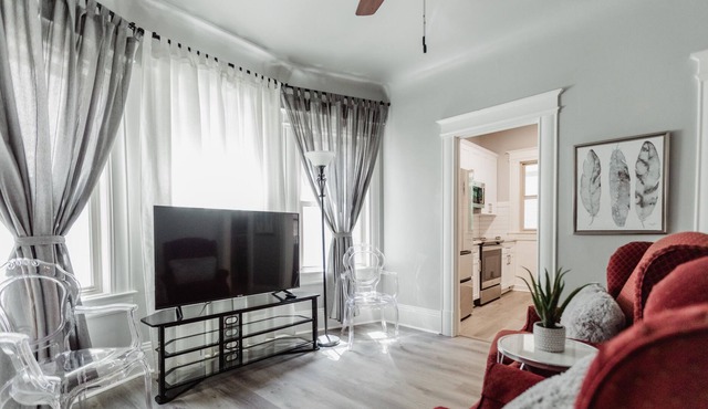 Gorgeous 2 BR in Midtown Sac | near Sutter's Fort