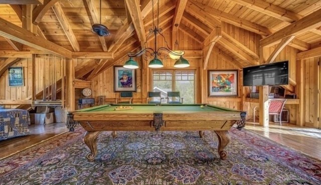 Gorgeous timber frame, 2 master suite home overlooking Lake Almanor