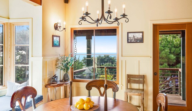 Gualala 2BR ocean views — Gualala craftsman home with ocean v