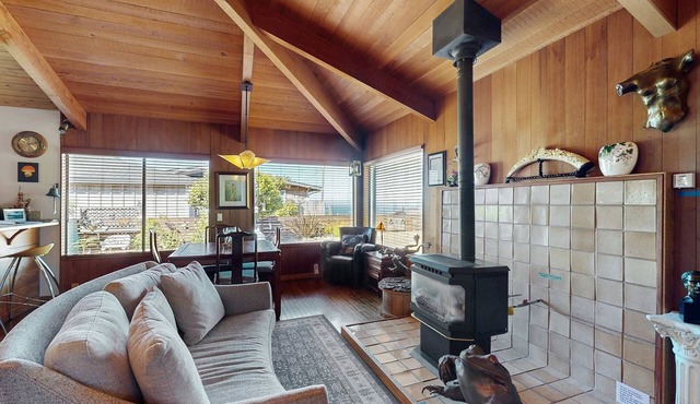 Gualala home with partial ocean view & gas fireplace near town