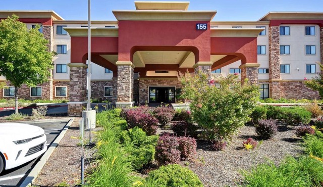 Hampton Inn & Suites Folsom