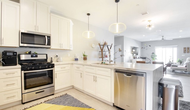 High Desert Home 15 Minutes from North Palm Springs