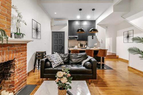 Historic Victorian with Deck and Parking