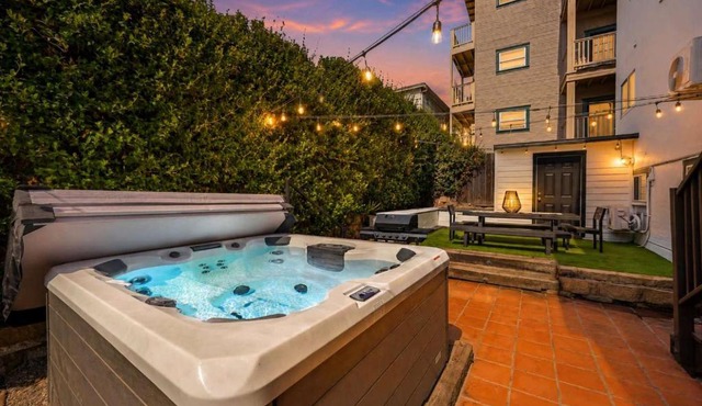 Hot Tub & Arcade Escape Near Balboa Park