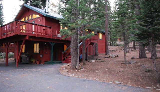 HOT TUB Tahoe Home w/New Kitchen, HOA beach & Pier. AVAILABLE FOR SKI LEASE