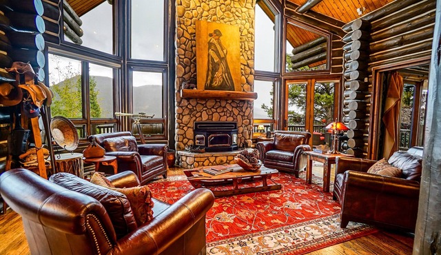 Lakeside Mountain Chalet