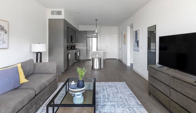 Landing | Beautiful 1BD, Courtyard, Gym