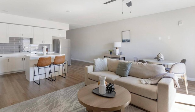 Landing | Spectacular 1BD, Pool, Rooftop Lounge