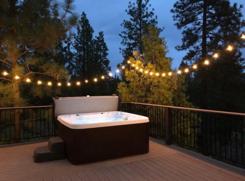 Large Deck & Spa & Games & Vaulted Ceiling Cabin