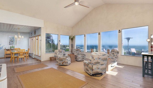 Lighthouse Beach Retreat * Month at Sea * Pets *