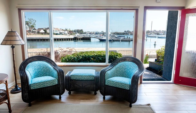 Live the Beach Life -Lovely Waterfront Home in Balboa Peninsula