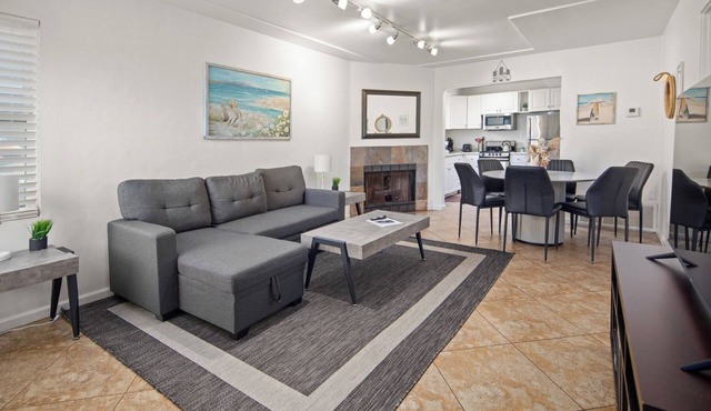 LOCATION AND VALUE! South Mission Beach 2 Bedroom Home