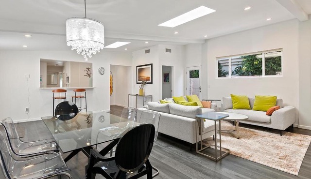 Lovely North Hollywood House Near Universal