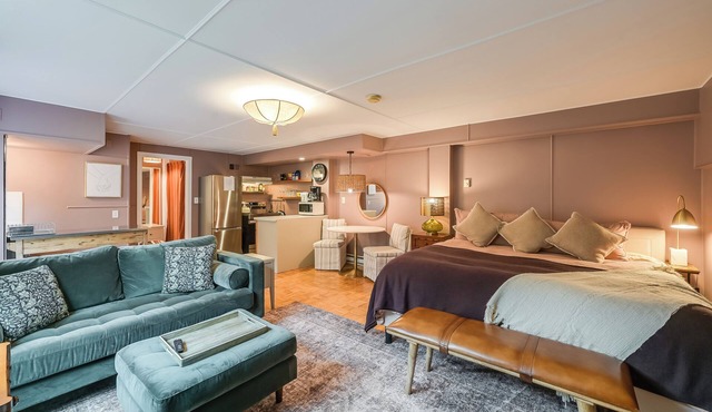 Lovely Studio in Heart of Downtown Mill Valley