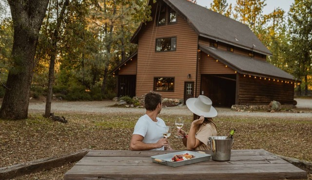 Lovers Nest Loft for Time Together Near Yosemite