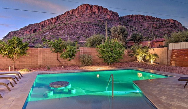 Luxe Phoenix Home: Desert Butte View & Pool