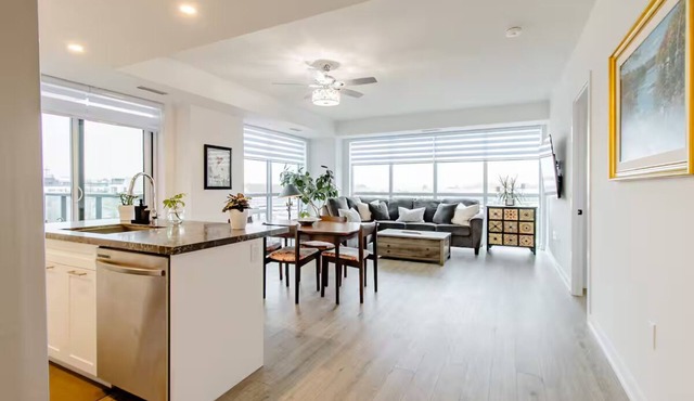 Luxurious 2-Bed, 2-BA Modern & fully Furnished