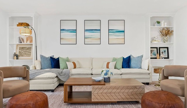 Luxury Coastal Family Home – Walk to Beach – HB
