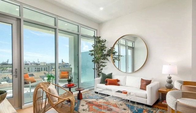 Luxury Lifestyle Long Beach Two Bedroom Penthouse