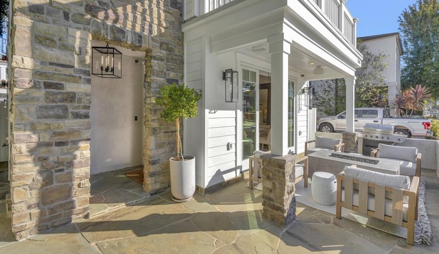 Luxury Newport Beach House Weekly Cleaning Included