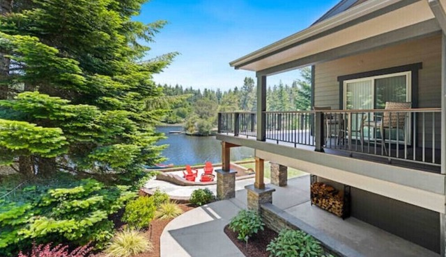 Magnificent Estate on Saunders Lake Next To Dunes!