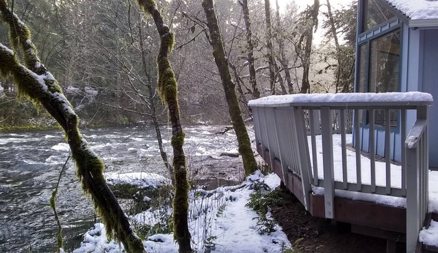 McKenzie Riverside Retreat