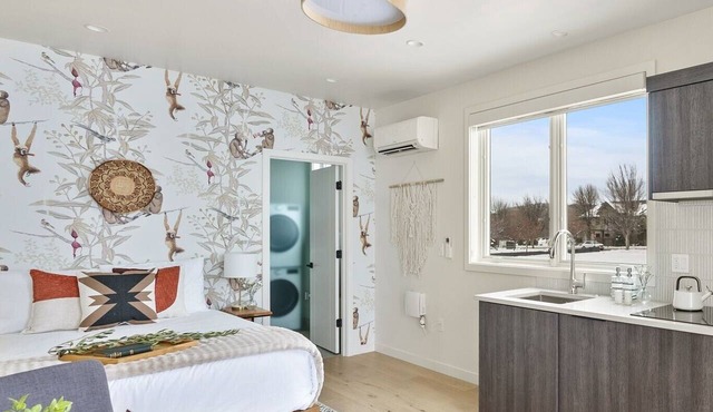 Millpointe Studio 1.0 - Where Luxury Meets Location -Steps to Concerts, Old Mill