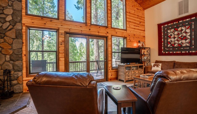 Millville Chalet ~ Pool Access!