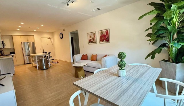 Modern 2BR Escape w/Pool Near Irvine Spectrum