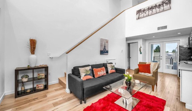 Modern Chic Loft In Hollywood-Koreatown With Parking