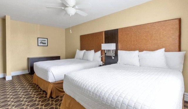 Modern Family Suite w/Kitchen | Play Area | Free Parking | Outdoor Pool