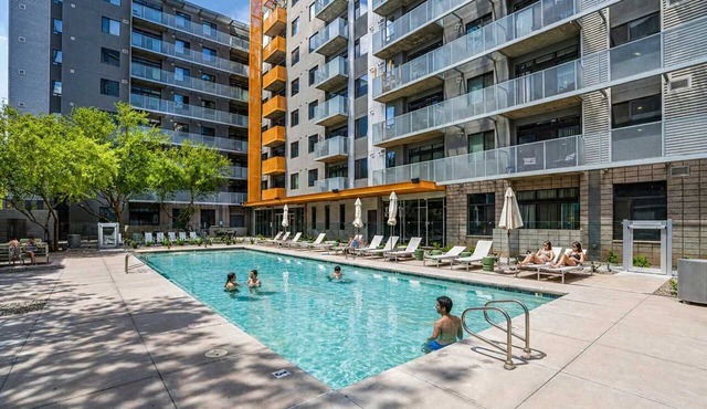 Modern PHX Apt w/Pool, Gym, Balcony + W/D