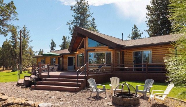 Modern Spacious Cabin Nestled on Several Scenic Acres! Weekly/Monthly Savings!