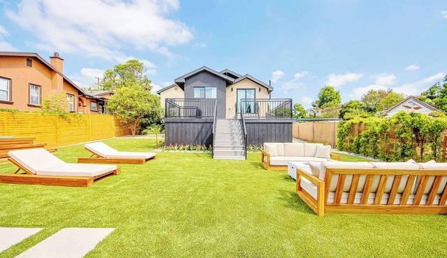 Modern Villa Sauna, Jacuzzi&Garden