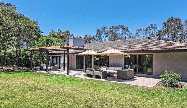 Montecito Home 15 Min Walk to Coast Village Sleeps 6