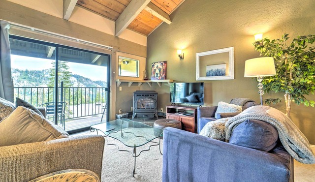 Mountain-View Lake Tahoe Paradise: 8 Mi to Beaches