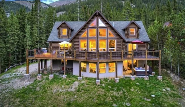 Mountain View Lodge: Incredible Long Stay Log Home