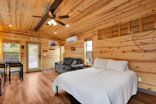 Mt Lemmon Hotel Cabin 9
