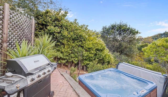NATURE HOME W/ HOTTUB & POOL TABLE | 20 MINS GOLDEN GATE BRIDGE