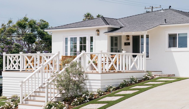 New! Beautiful Beach House Steps from Sunset Cliffs!