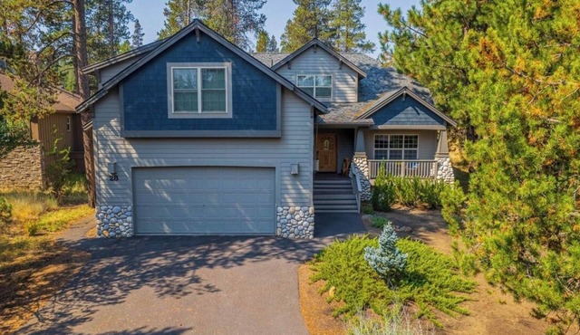 New Luxury, spacious 4 br/4 ba with new furnishings + SHARC passes