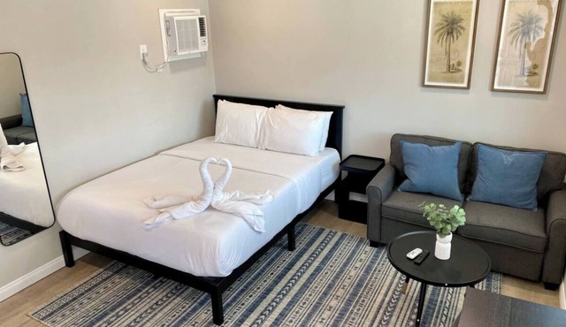 New Remodeled Upstairs Apartment Central El Cajon with AC