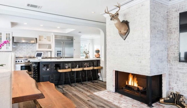 Newly remodeled Lantern village home, excellent for entertaining