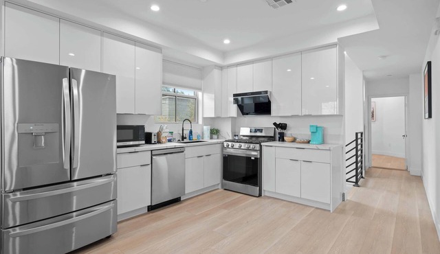 Not affected by the fire/Modern 5BR Home with Full Amenities & Parking #2