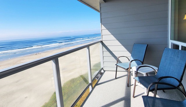 Nye Beach Ocean Front Condo! Walk to Everything! Spectacular Views!