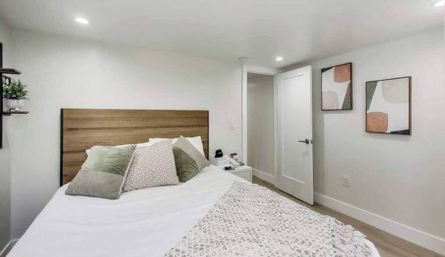 OAK -14th-West - cozy 2BR wd
